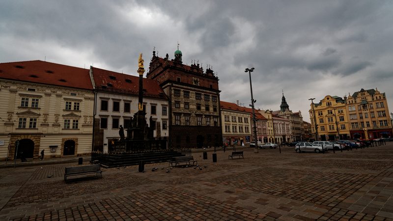Plzeň - Náměstí Republiky - View ENE towards Baroque Marian column 1681 by Kristian Widman & Town Hall 155