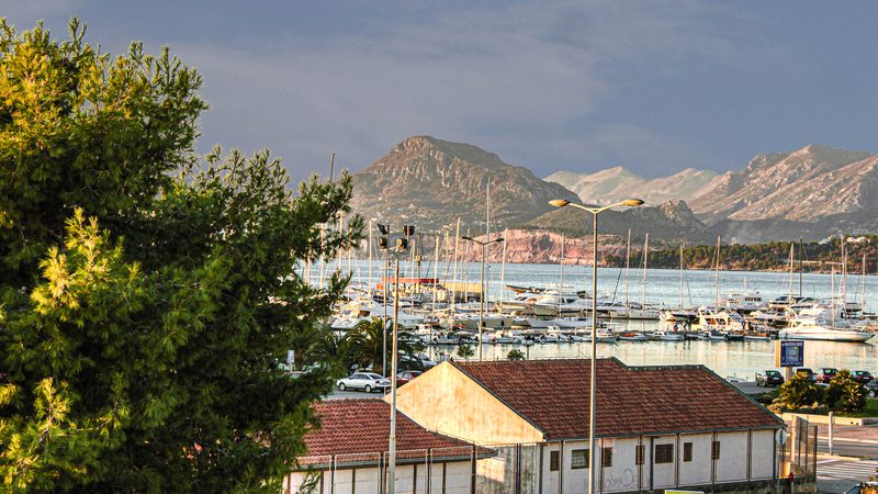 Bar, Harbour
